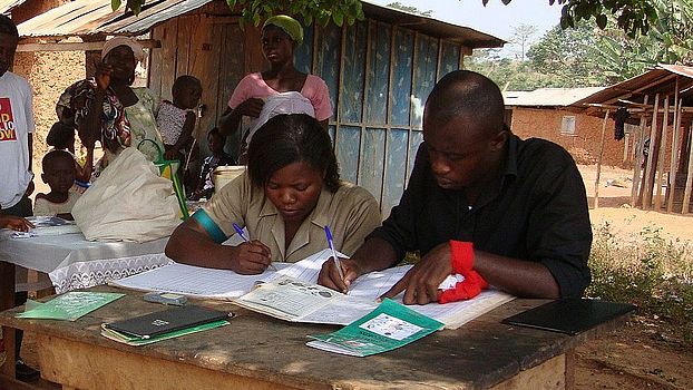 Medizinische Grundversorgung durch Presbyterian Health Services Agogo, Ghana