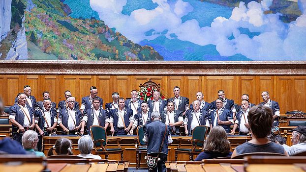 [Translate to English:] choir performs at swiss parliament