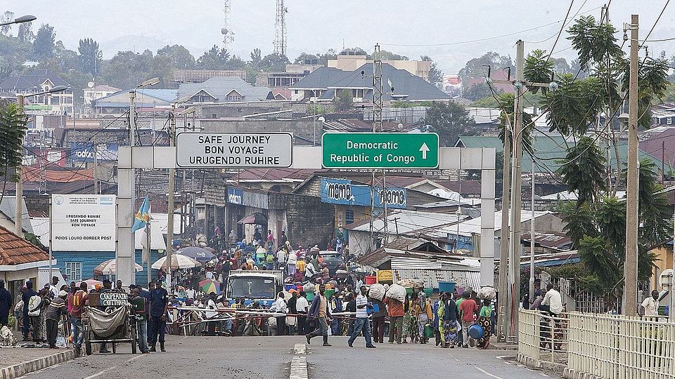 Looking at Democratic Republic of Congo from Rwanda